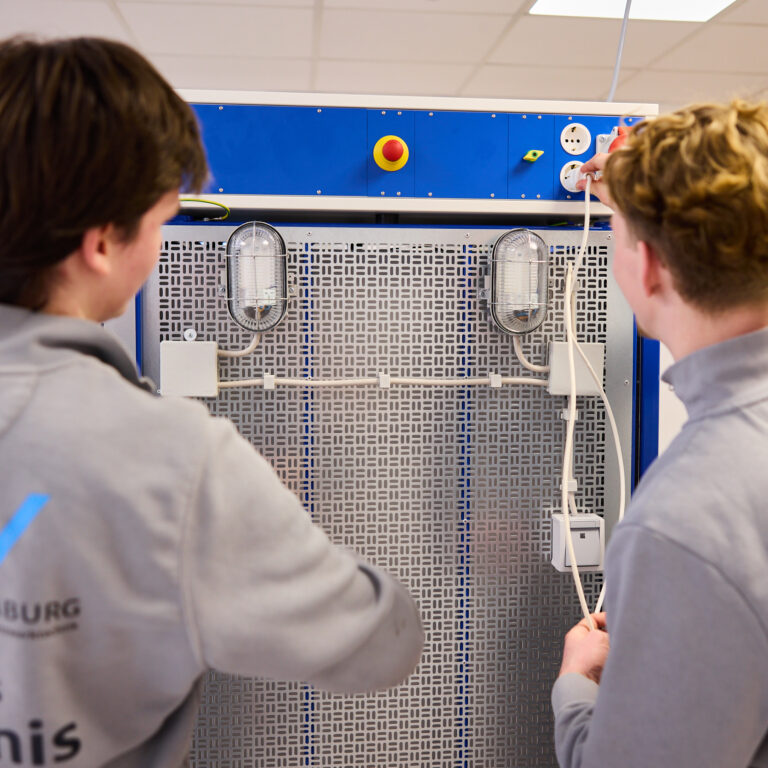 Smart-Tec_Lernwerkstatt_S7A0450_Quadrat